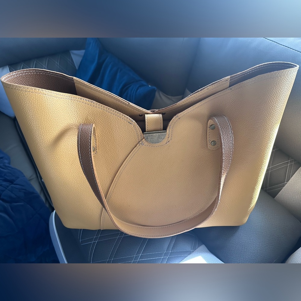 🌼Manhatt’n Elegance purse
